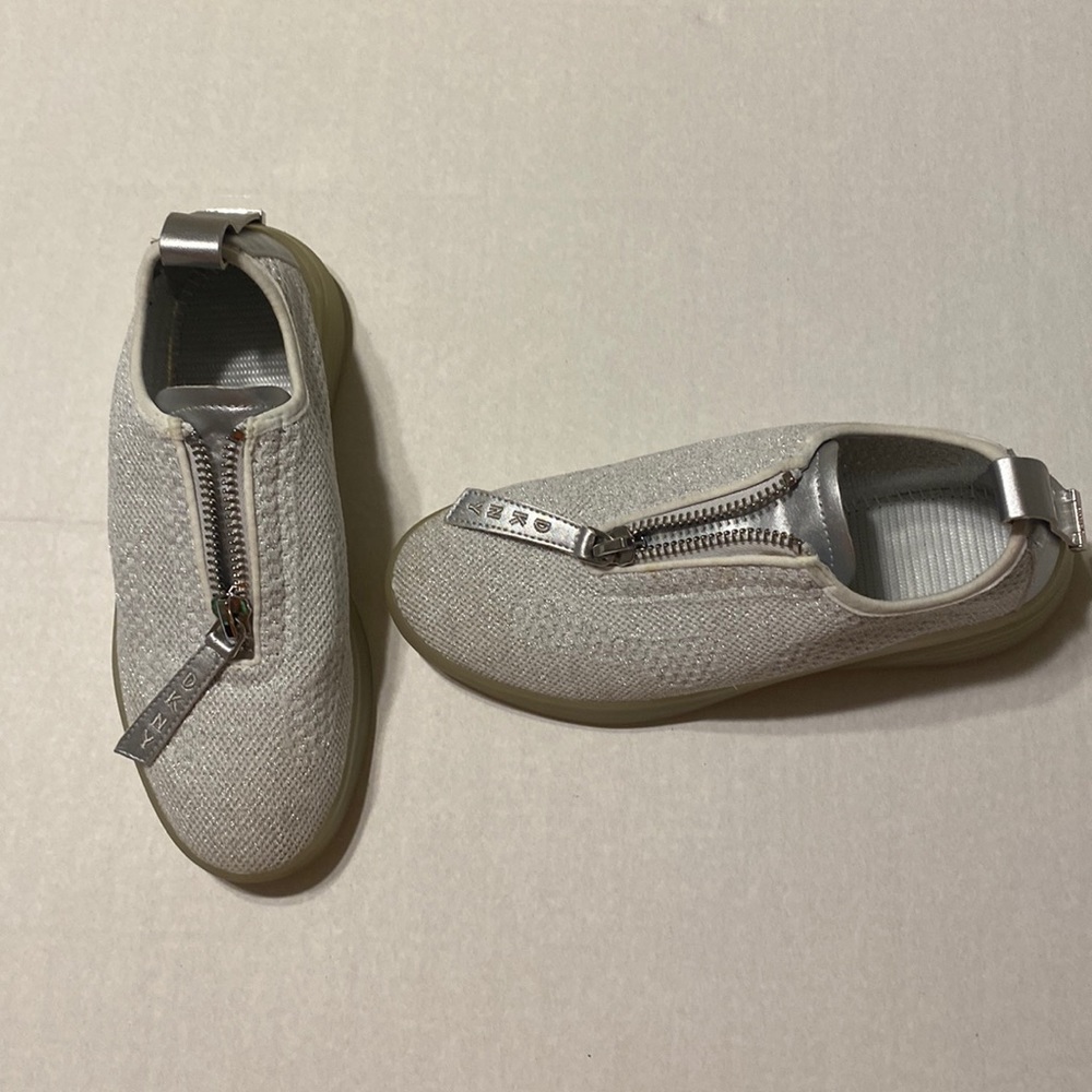 DKNY SNEAKERS